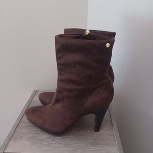 Issac MizrahiBrea Tan Suede Heeled Boots Sz 7.5 No Further Reduction /